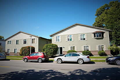 La Crosse college rental aprtment